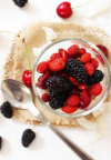Brzinski i prefini chia jogurt s bobičastim voćem
