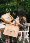 Velvet cafe dizajnirao torbu s potpisom za chic ljeto