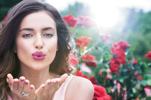 irina shayk, avon perfect kiss