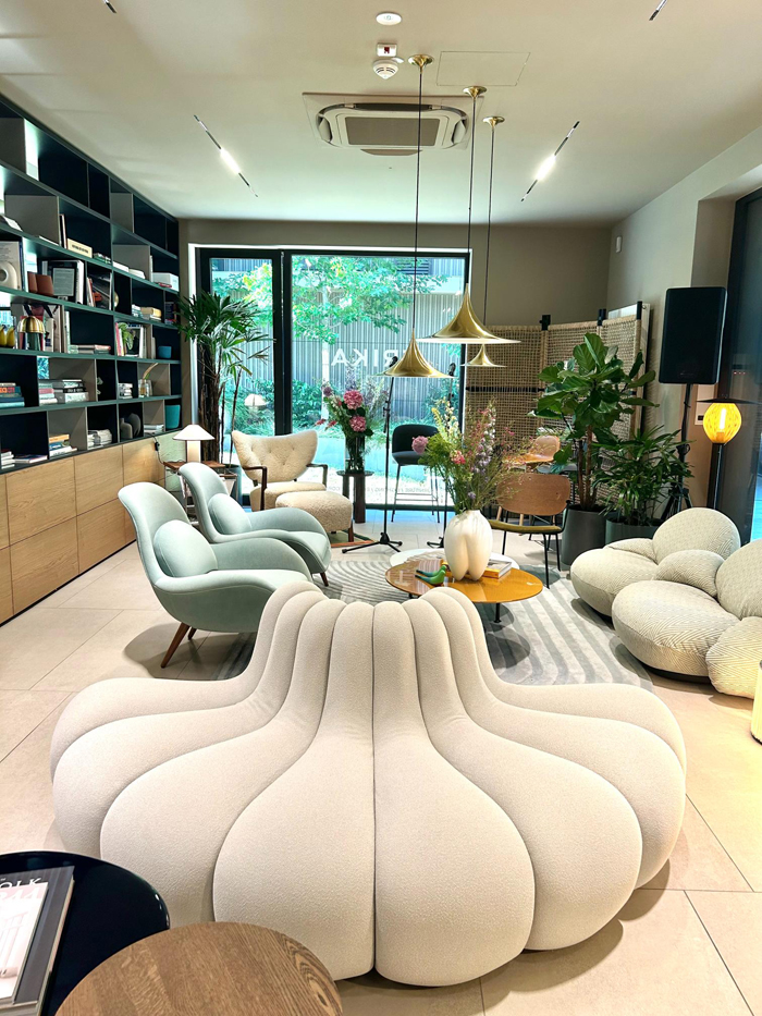 skandinavski dizajn trika showroom