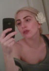 Lady Gaga bez šminke složila "duckface"