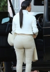 Kim: guza koja ne stane u tako uske hlače
