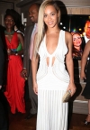 Bijela pletena haljina za Beyonce
