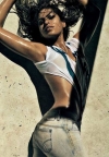 Nauljena u pijesku - Eva Mendes za CK Jeans