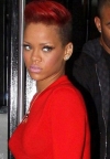 Rihanna sve crvenija i crvenija