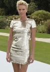 Charlize Theron: noge gazele u zlatnoj haljinici
