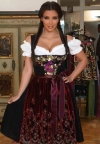 Kim Kardashian kao seksi bavarska pipničarka