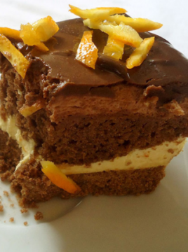 Neodoljivo pjenasta parfe torta od čokolade i naranče