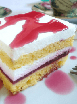 Prefine ledene kocke od šumskog voća i jogurta