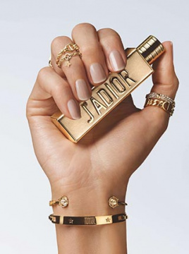 J'ADIOR: Dior lansirao čvrsti parfem koji ćete nositi kao modni statement