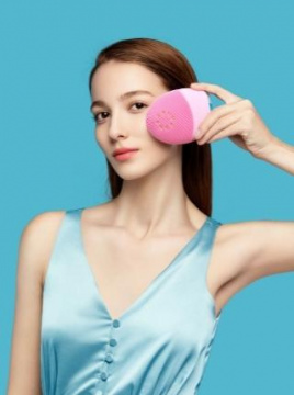 LUNA 3 plus - otkrijte genijalni gadget koji istodobno čisti i učvršćuje kožu